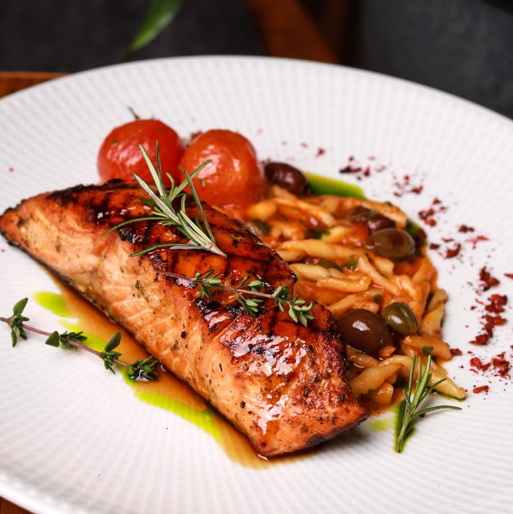 СТЕЙК ЛОСОСЯ З ПАСТОЮ TROFIE