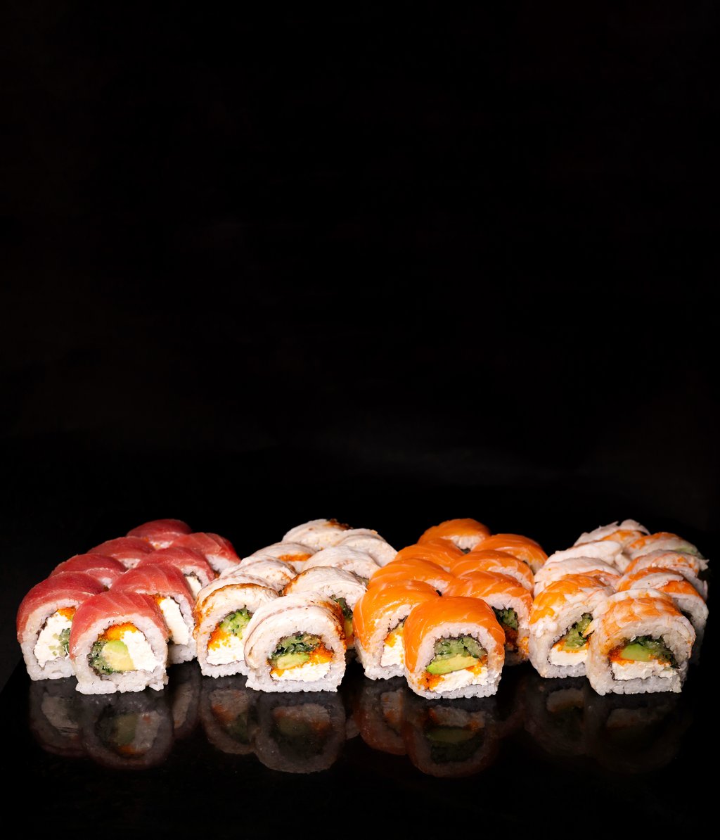 Сет Deluxe ( 1200 г / 32 шматочки)