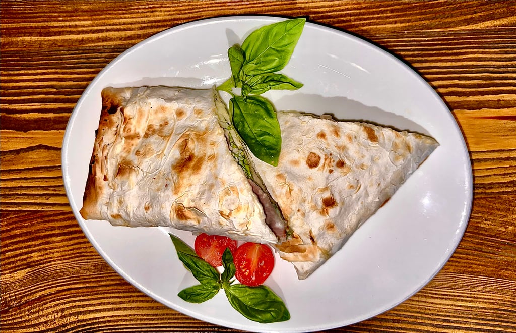 Лаваш з куркою та морквою по-корейськи