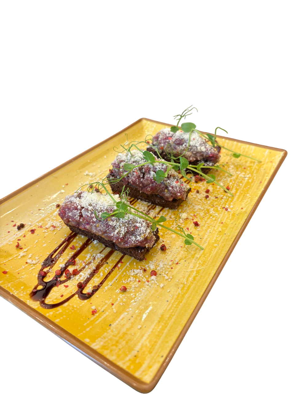 Тартар з телятини з гострою ноткою