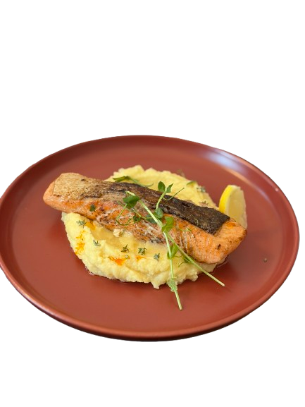 Лосось гриль на вершковому пюре з картоплі та селери