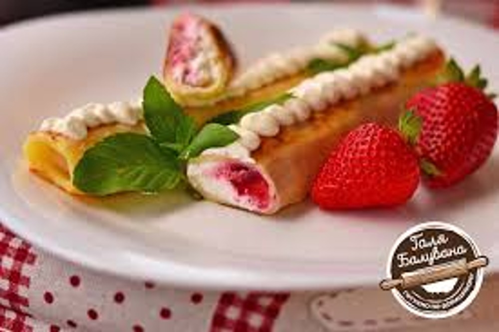 Млинці з полуницею та сиром