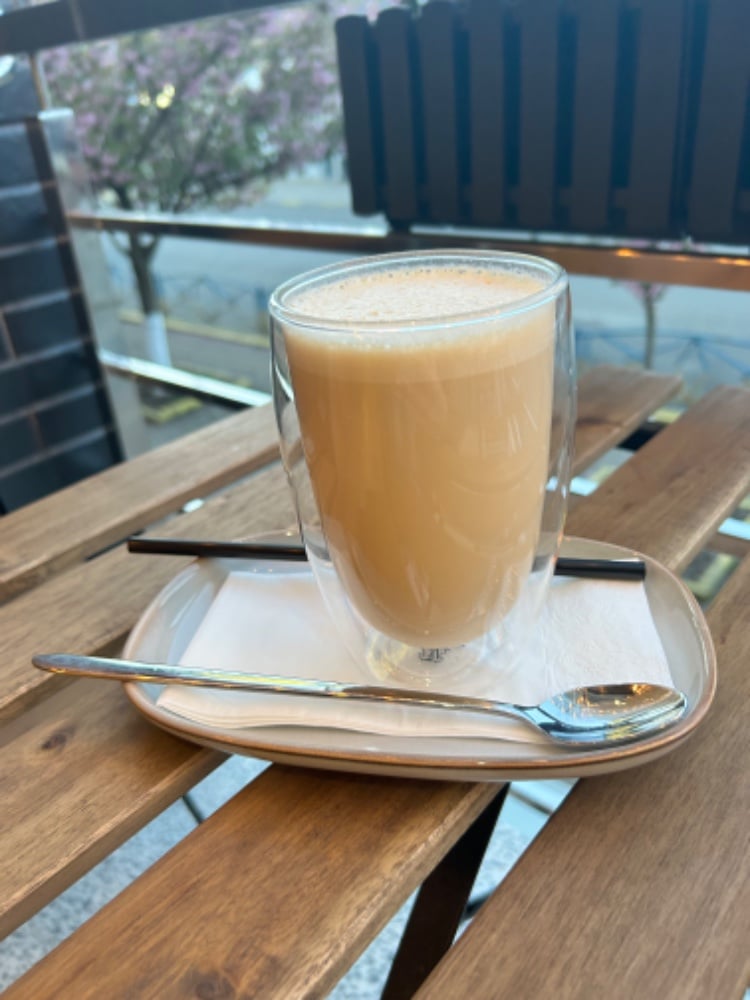 Айс Лате на рослинному