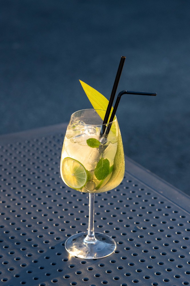 коктейль Martini Royale