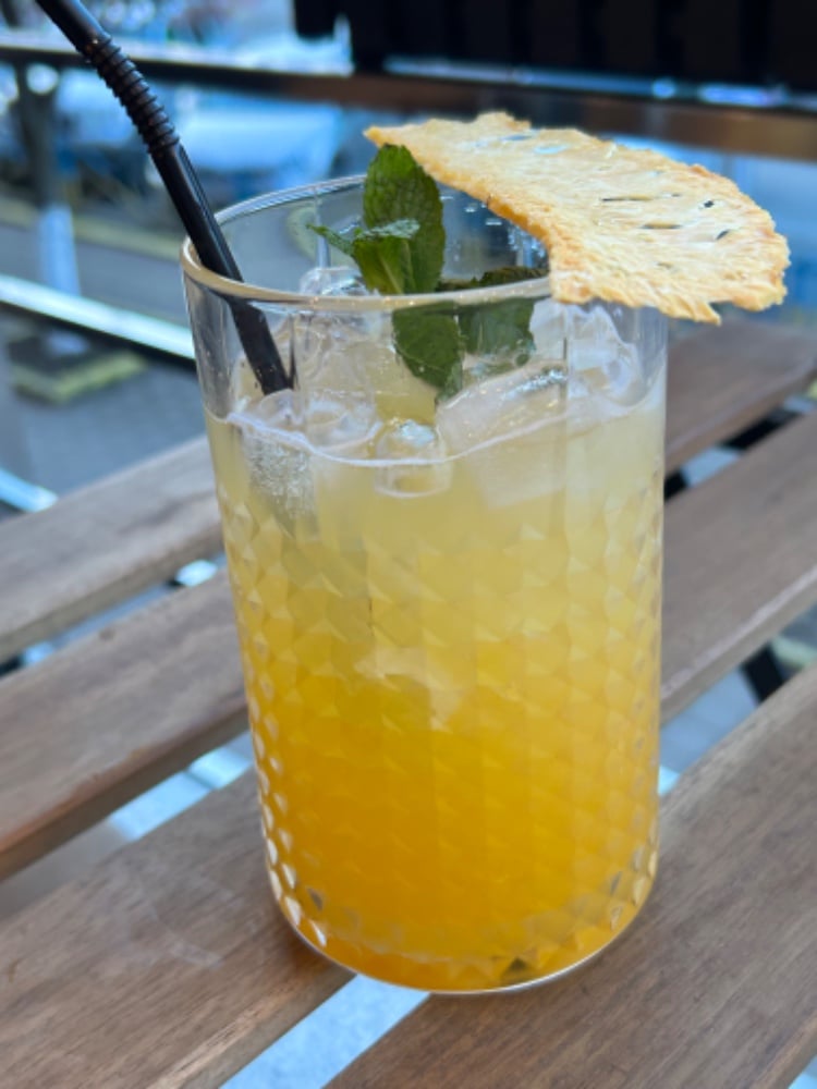 Ананасовий лимонад