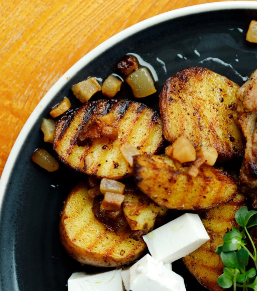 Картопля гриль з салом та бринзою