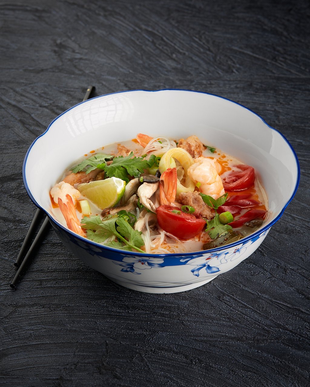 Том кха з куркою та креветками