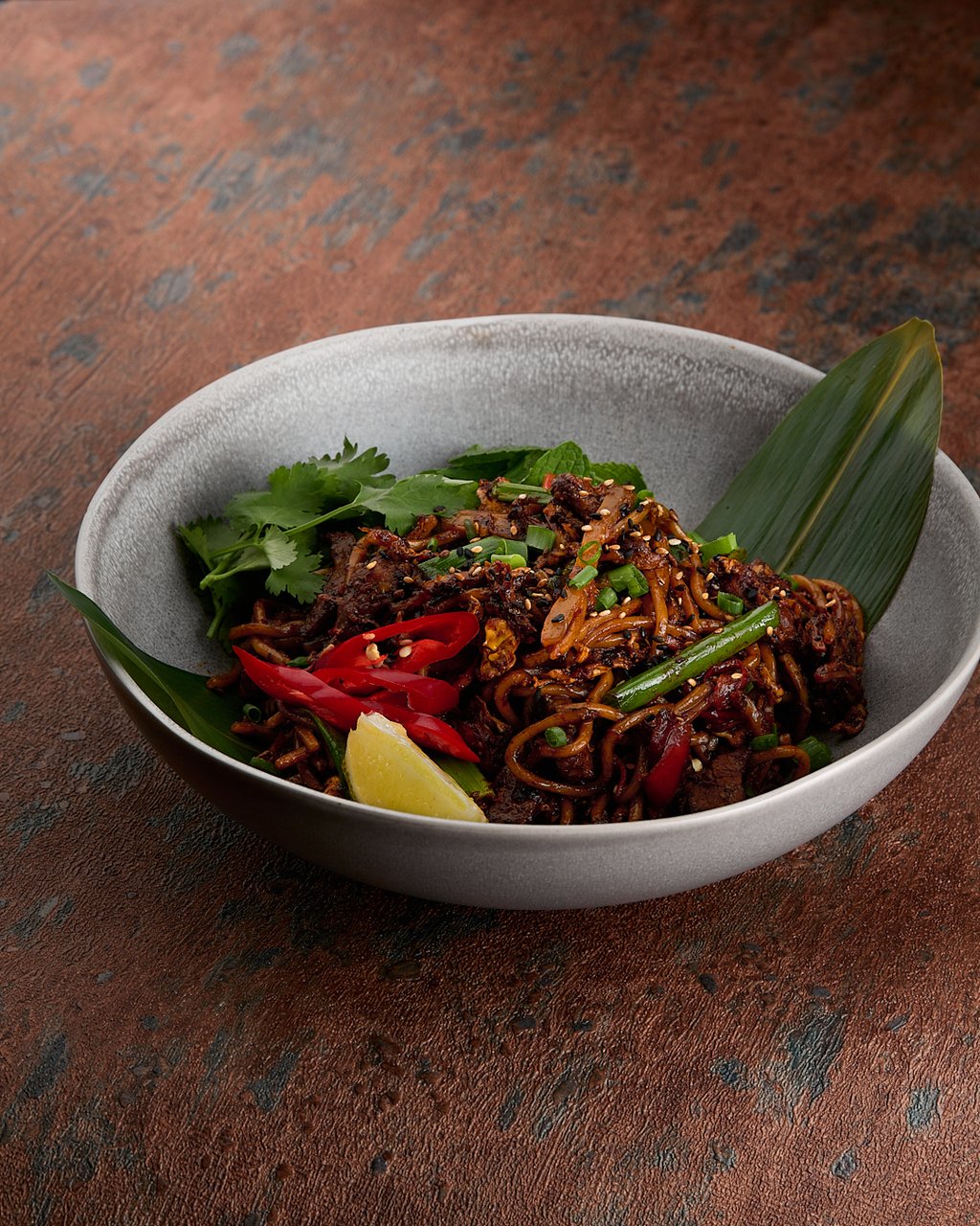 Шанхайська локшина з телятиною