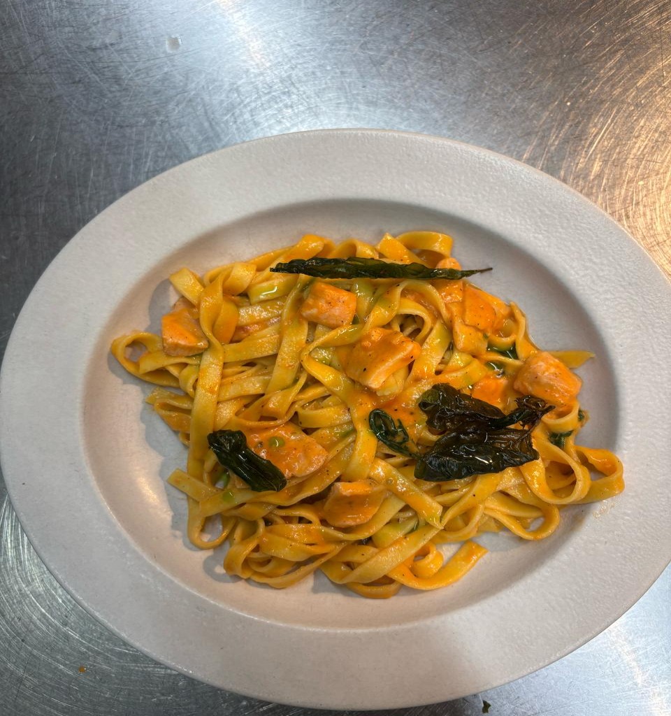 Salmon tagliatelle