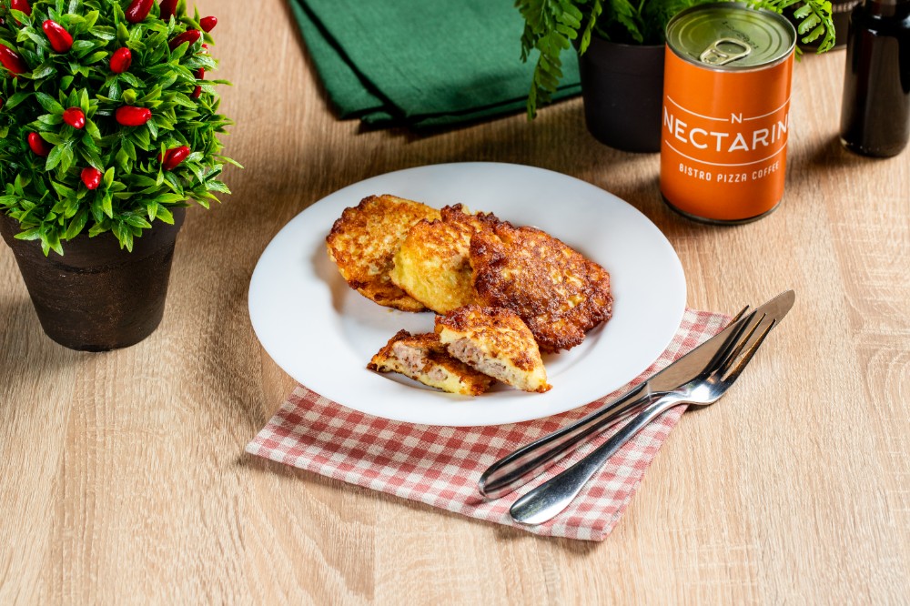 Деруни фаршировані мясом