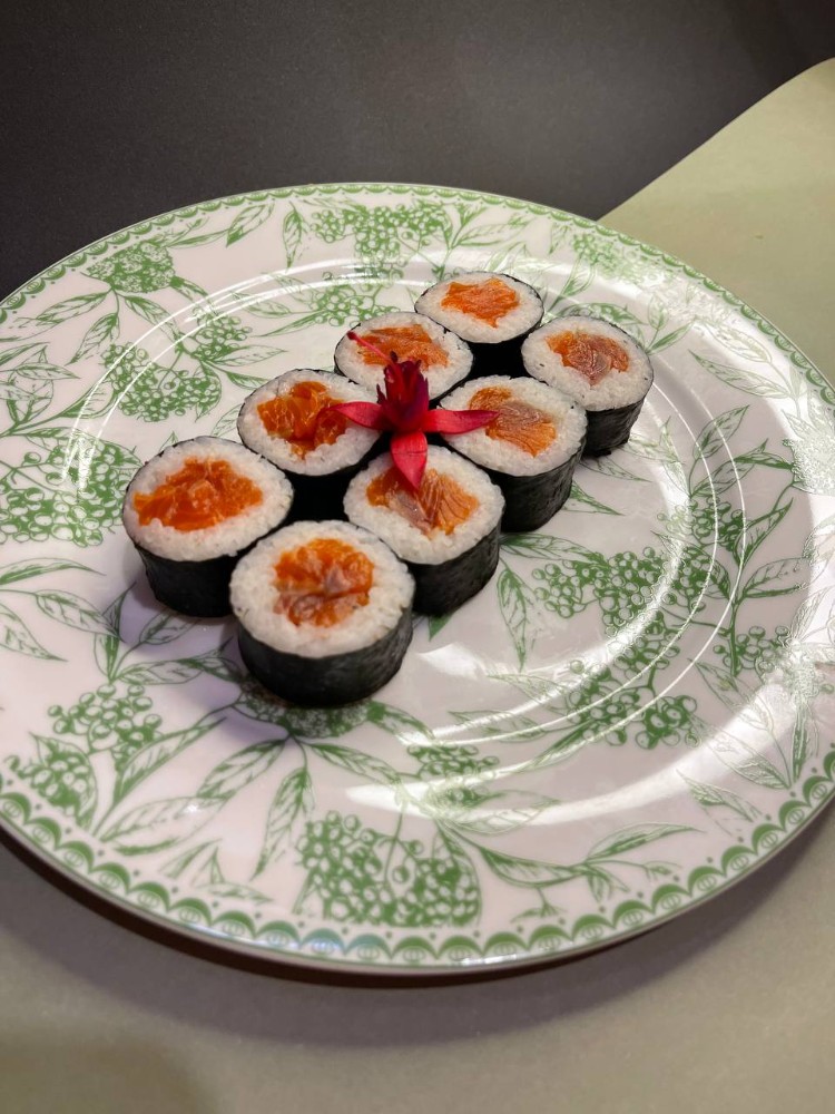 макі з копченим лососем 