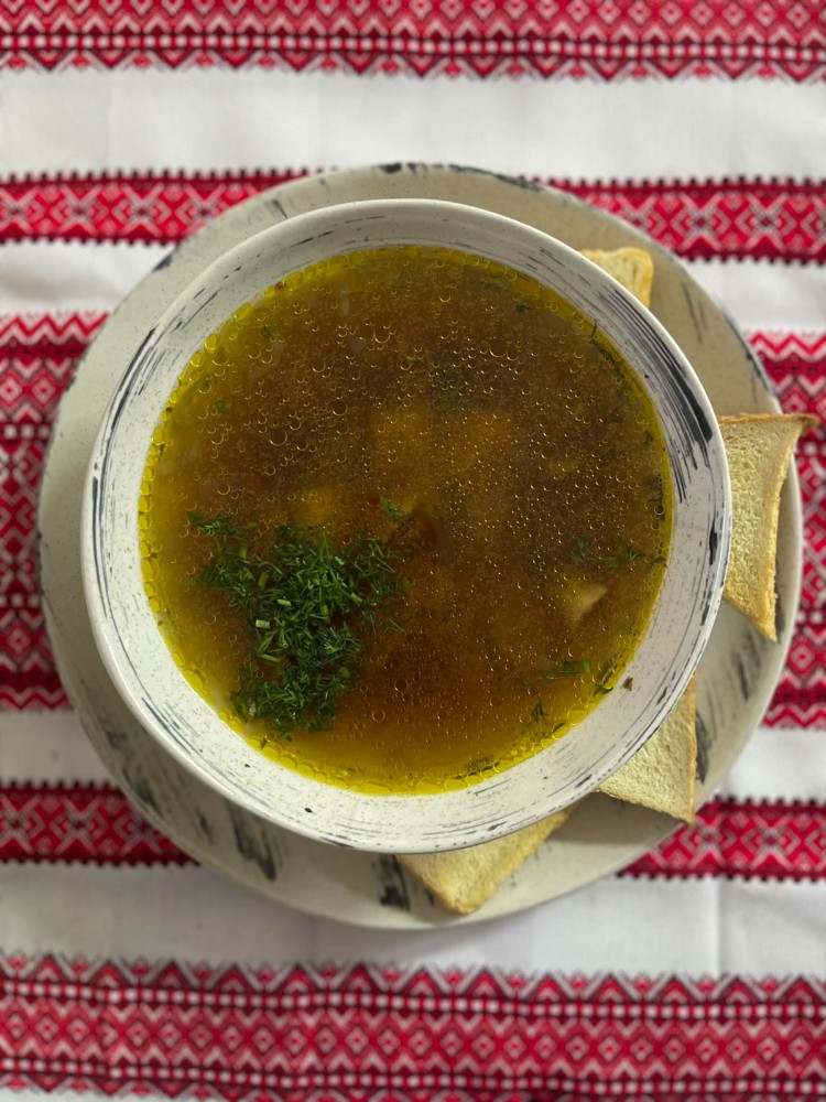 Юшка з білими грибами