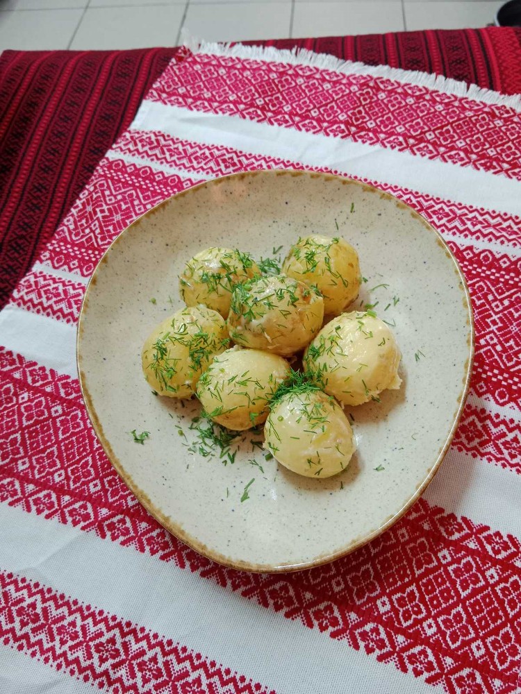 Картопля молода