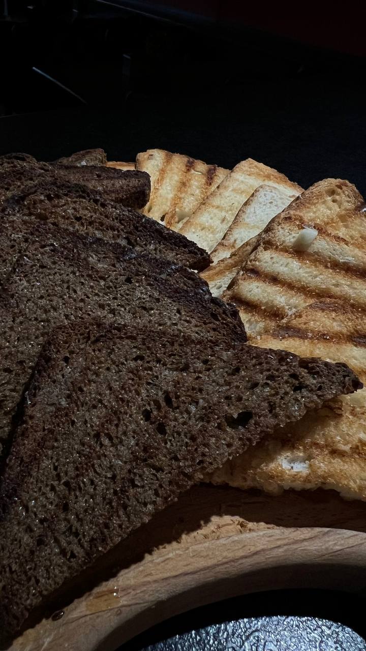 Хліб до сала з часником