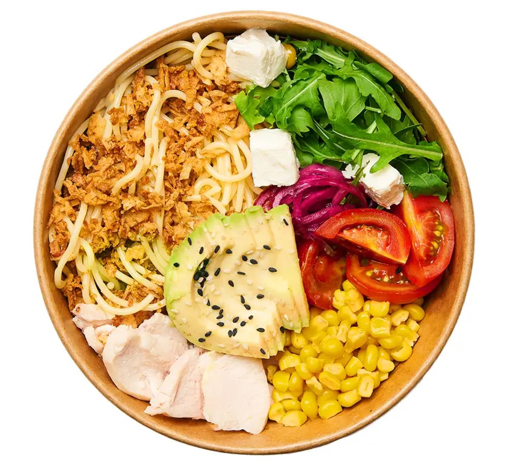 Боус з куркою, авокадо та черрі