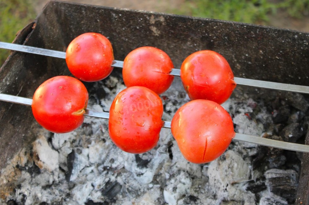 Помідор на вугіллі