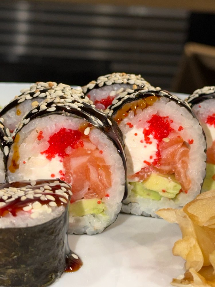 Футомакі з лососем