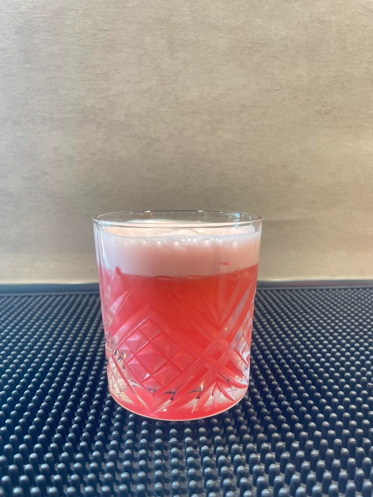 Полуничний sour