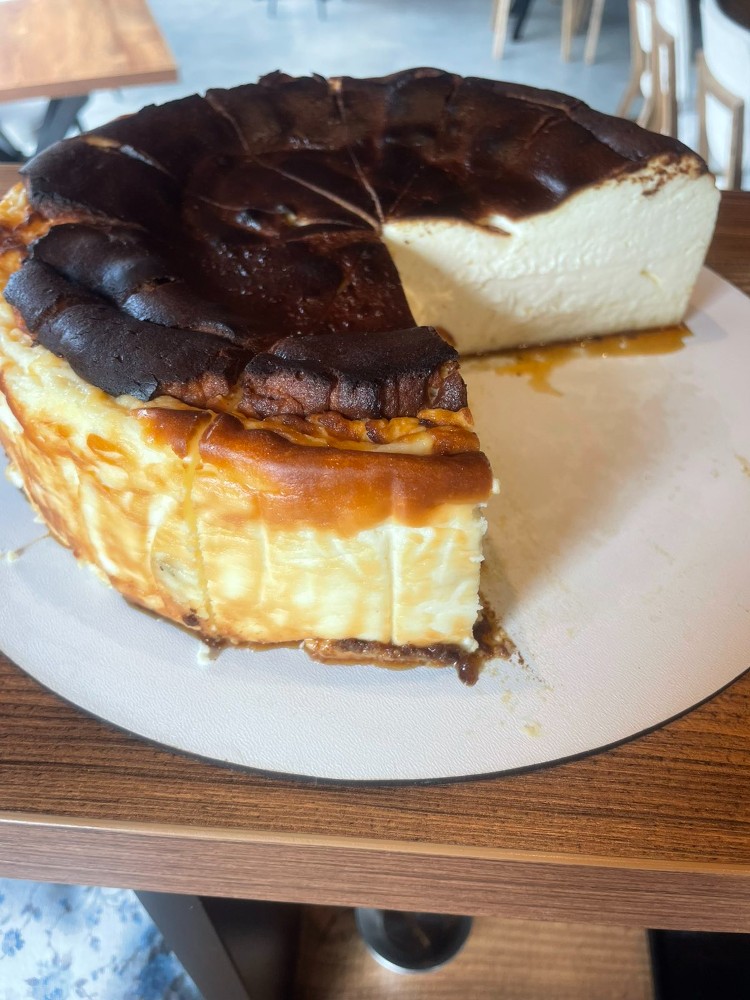 Чізкейк Баскський класичний