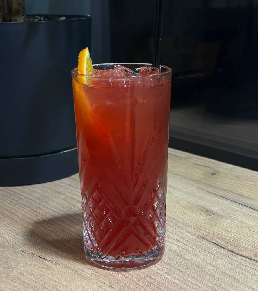 "Червоний Ром"