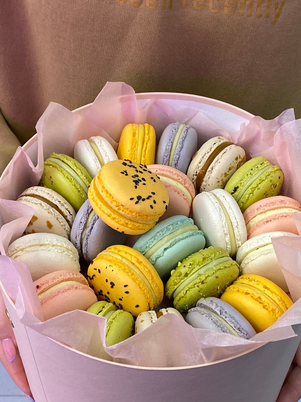 Подарункова коробка для макарон