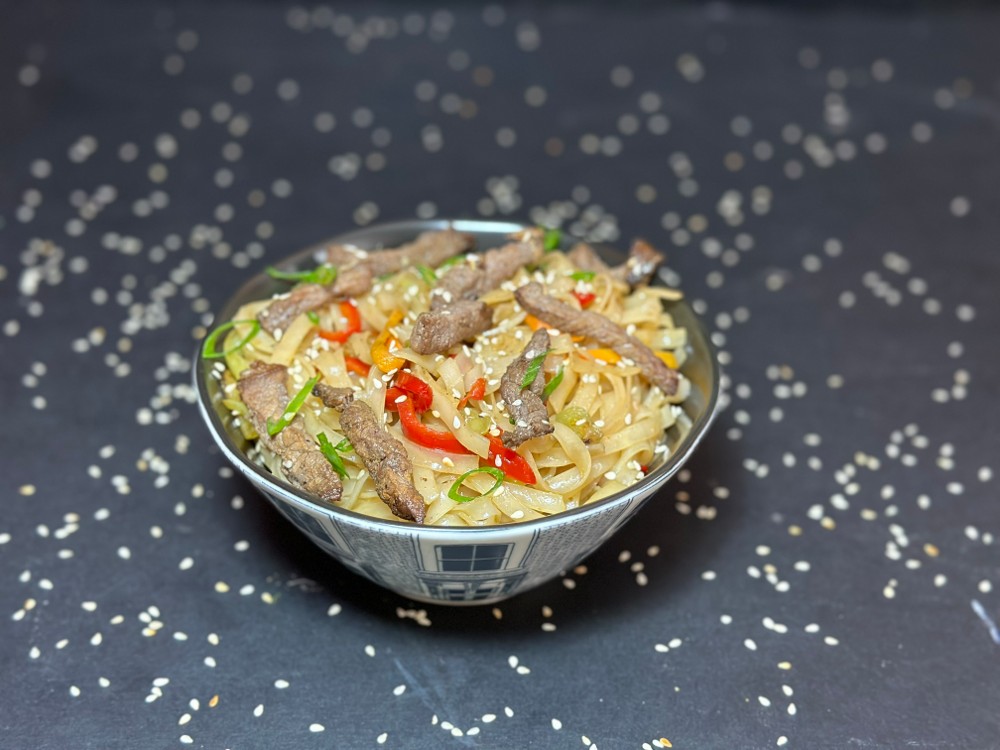 ბრინჯის ჩხირი საქონელი / Rice Stick Noodles Beef