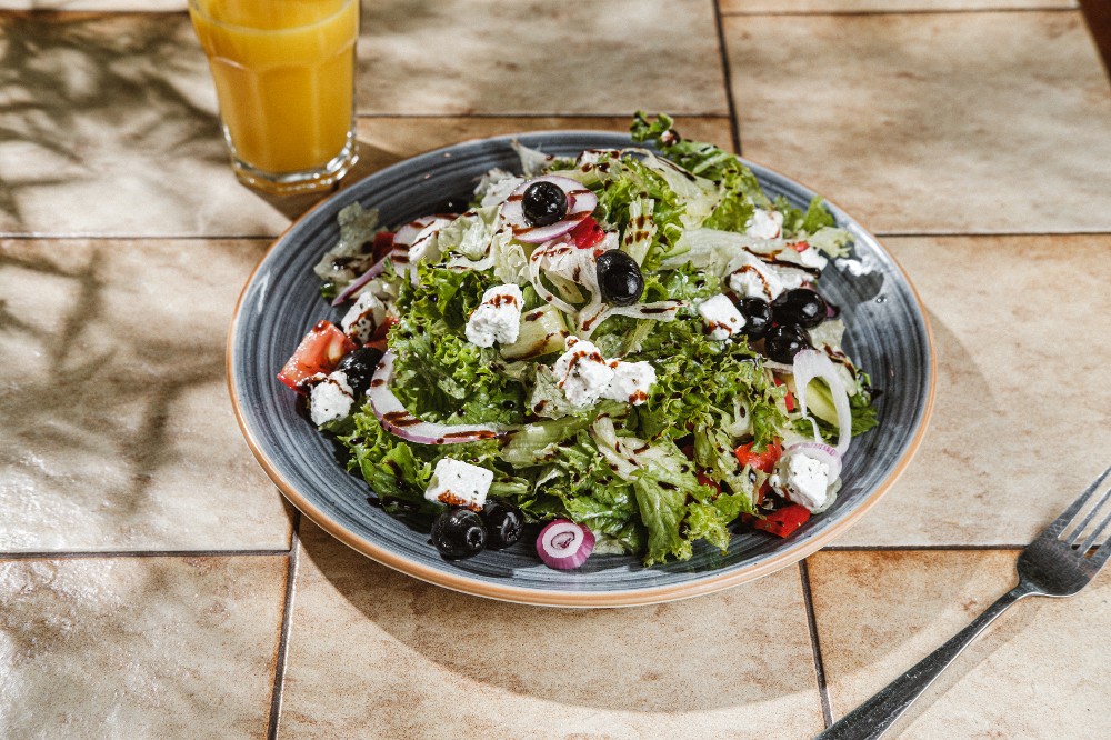 Greek Salad / ბერძნული სალათა