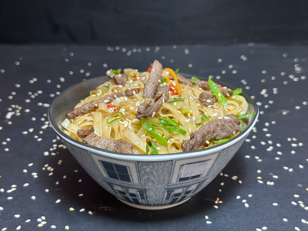 ბრინჯის ჩხირი ღორი / Rice Stick Noodles Pork