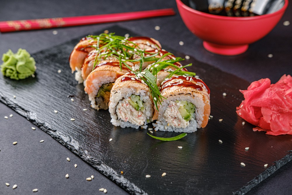 სალმონ ტატაკი როლი / Salmon Tatiki Roll