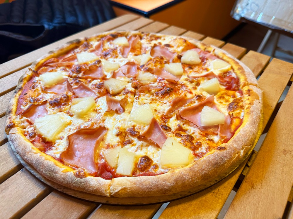 პიცა ანანასი / Pizza with Pineapple