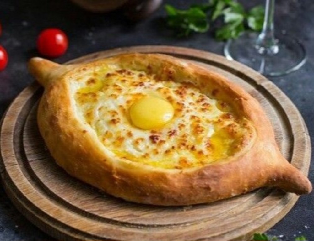 Хачапурі по-аджарськи