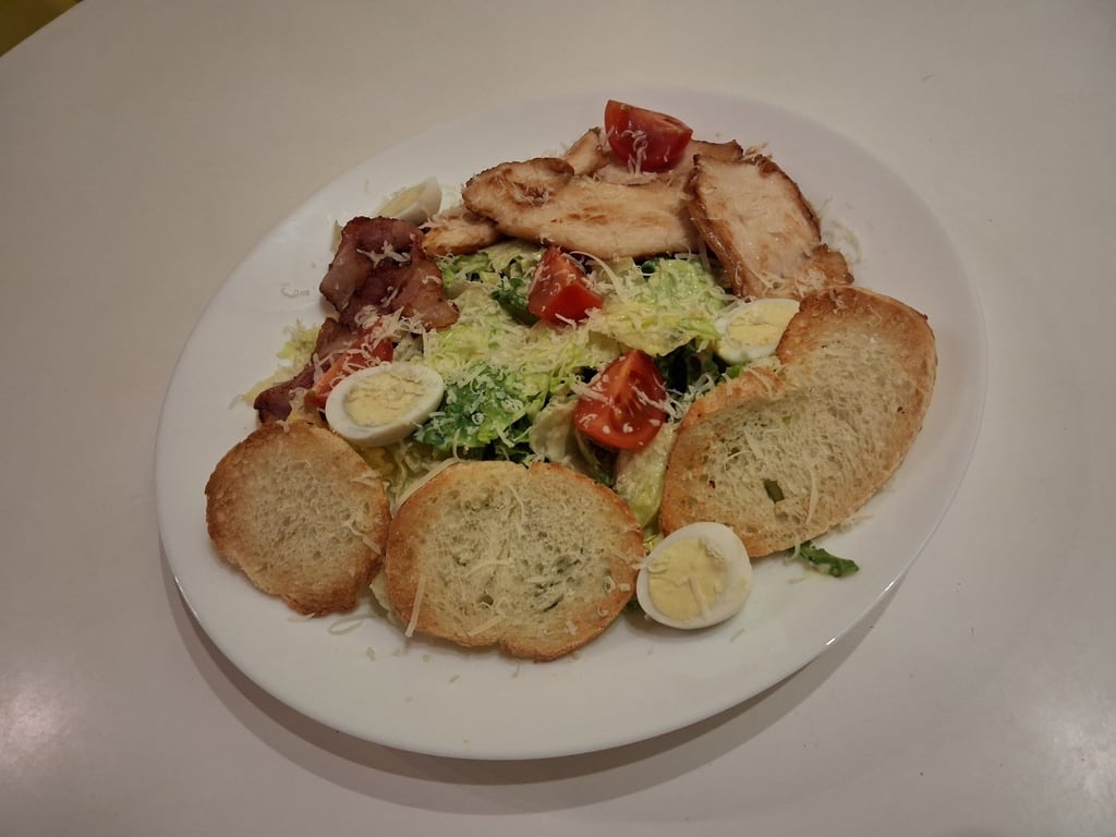 Салат Цезар з куркою