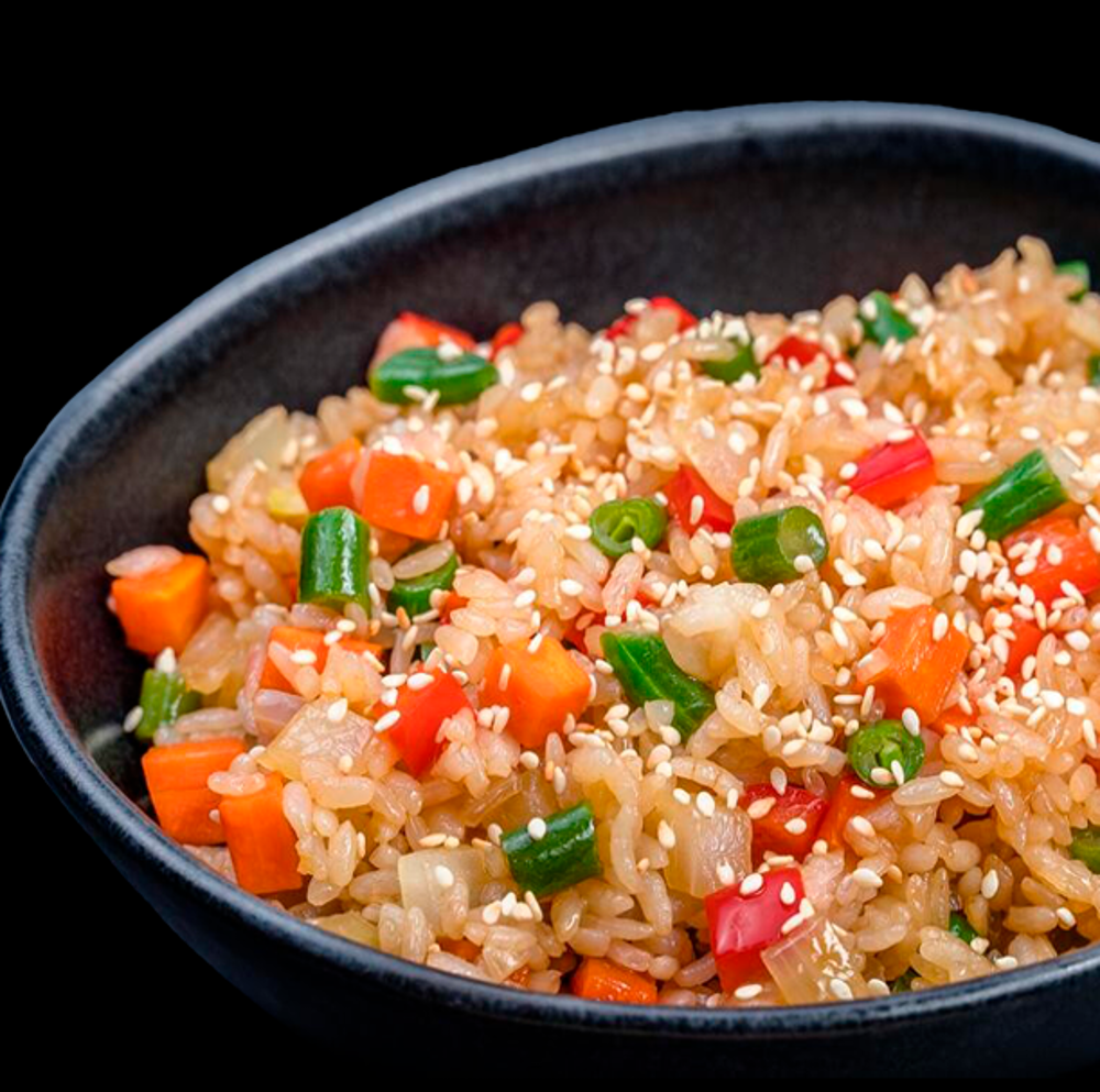 Рис смажений з овочами та яйцем