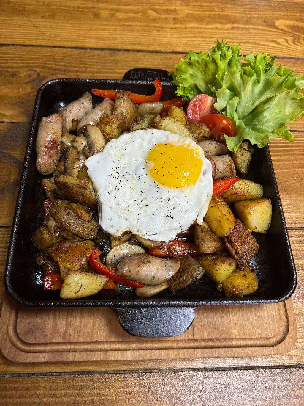 Пательня з ковбасками