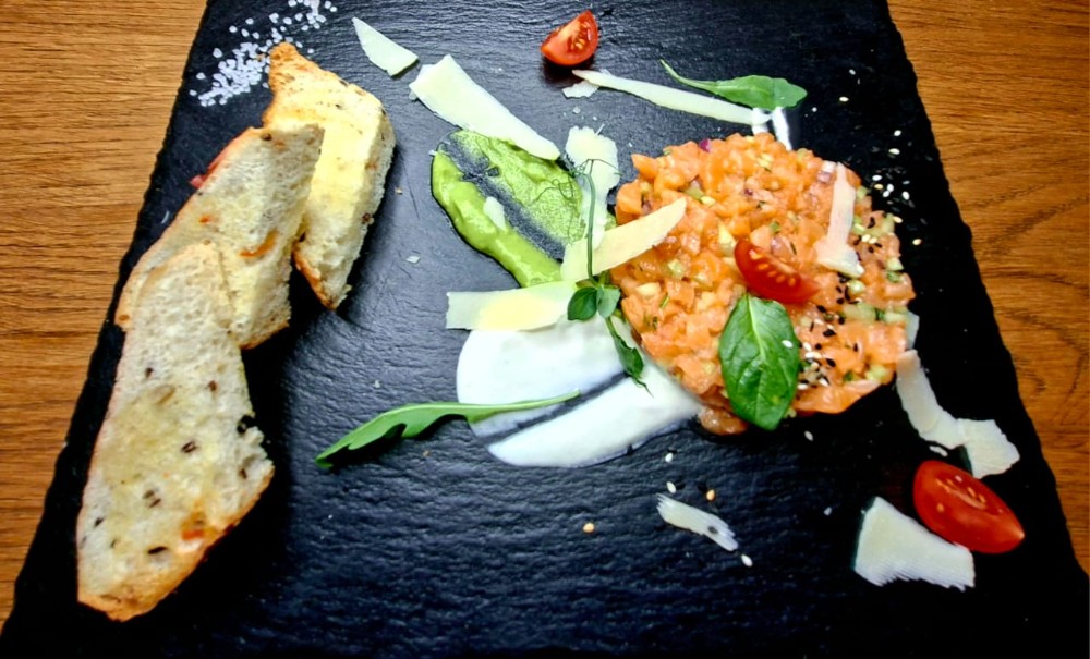 Тартар з лососем