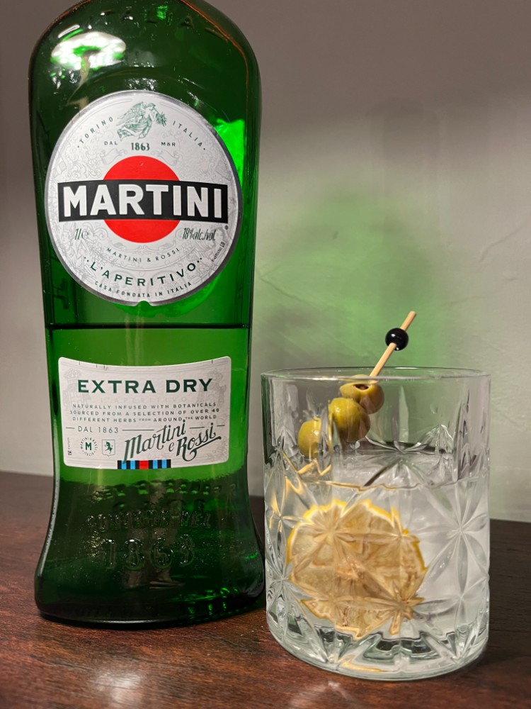 Вермут Мартіні Екстра Драй 18%