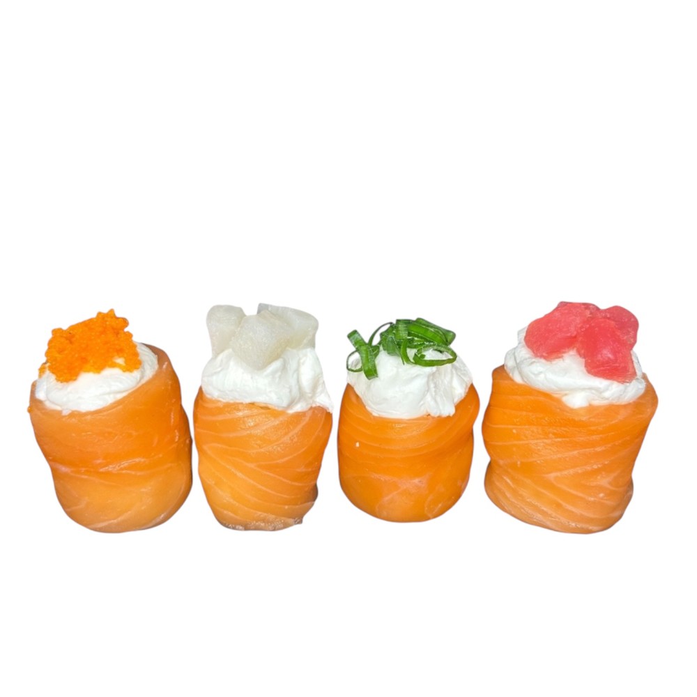 Гункани в лососі асорті