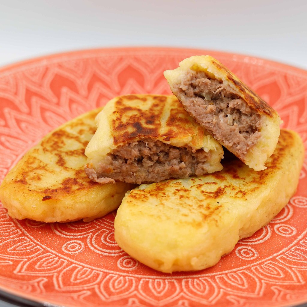 ЗРАЗИ КАРТОПЛЯНІ З ЯЛОВИЧИНОЮ | ціна за 100 г (на вагу)