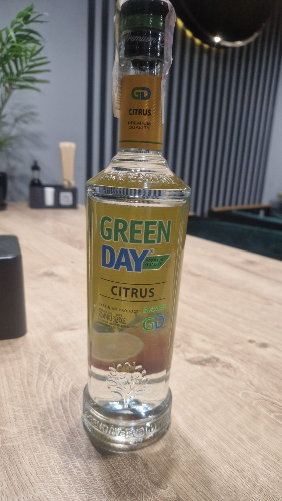 Горілка Green day Цитрус 37,5% 0.5л.