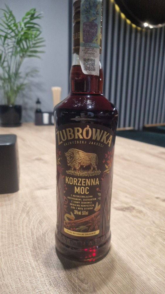 Лікер Zubrowka Korzenna Moc (пряна) 30% 0.5л.