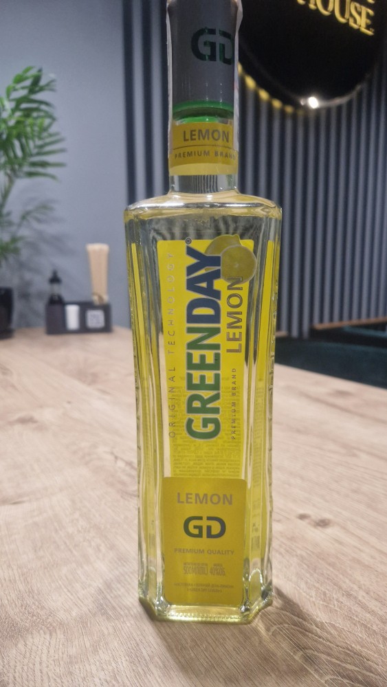 Горілка Green day Лимон 40% 0.5л.