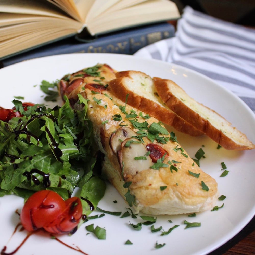 Омлет с рукколой и черри