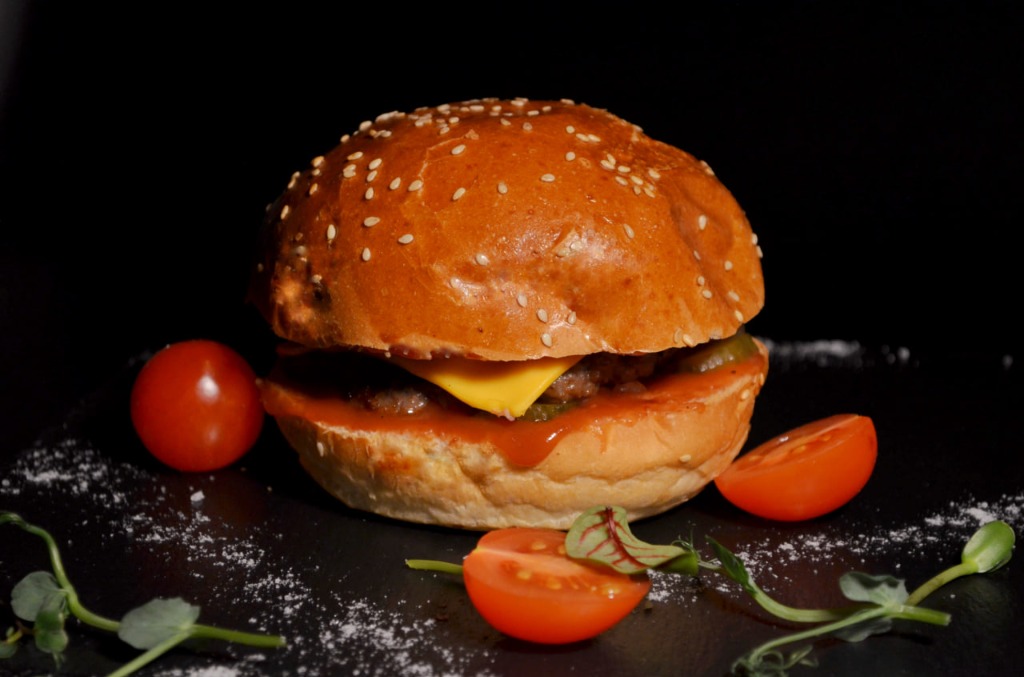 B-Cheese Burger. 