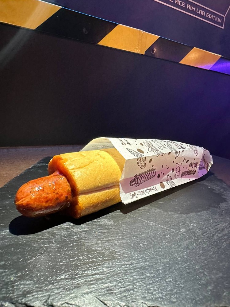 Хот Chesse Дог Doggy Dog з молочною сосискою