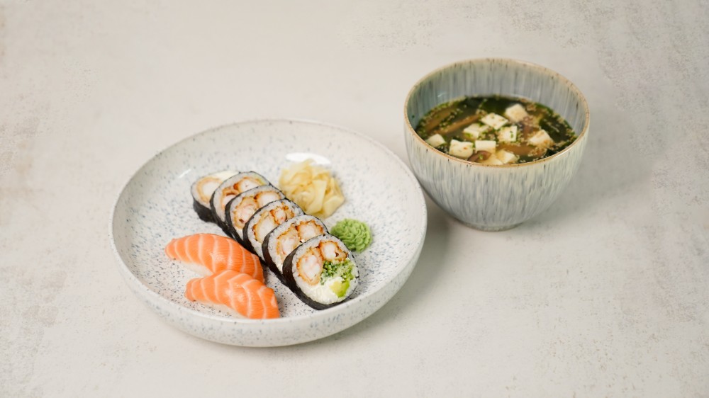 Futomaki Shrimp Tempura & Nigiri Salmon & Miso Soup