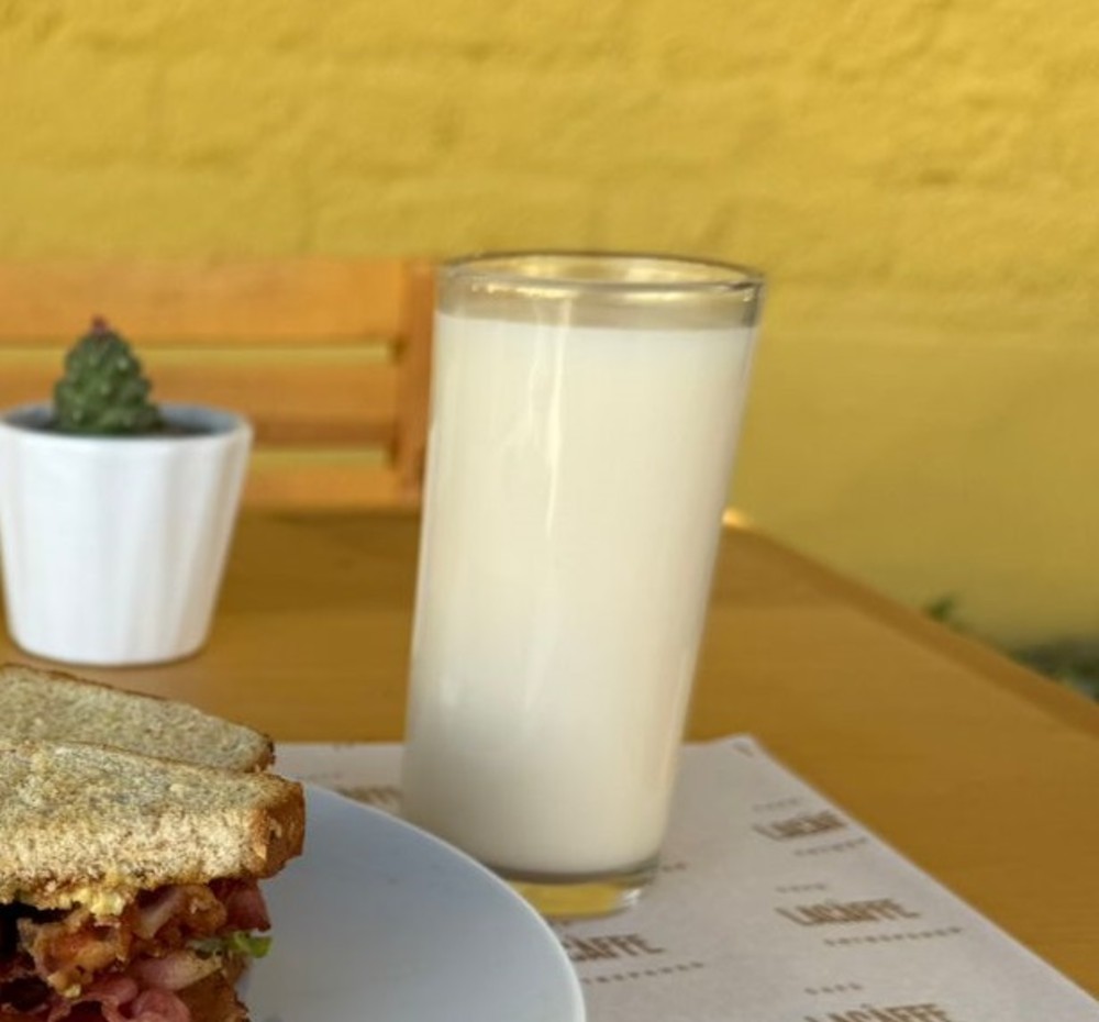Leche en vaso 
