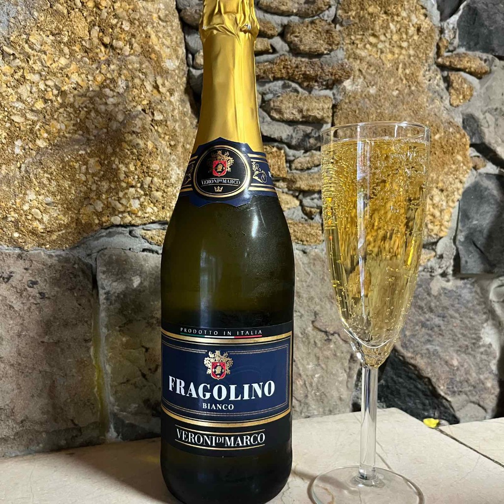 Ігристе Вино Fragolino Bianco Veroni Di Marco