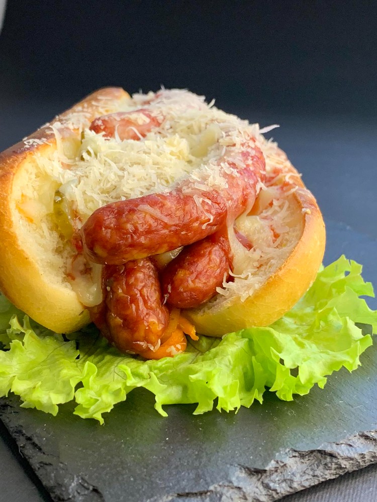 Хот-дог  з боварськими ковбасами фірмений