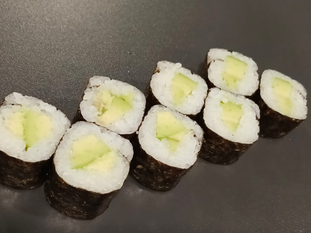 Макі рол з авокадо (G)