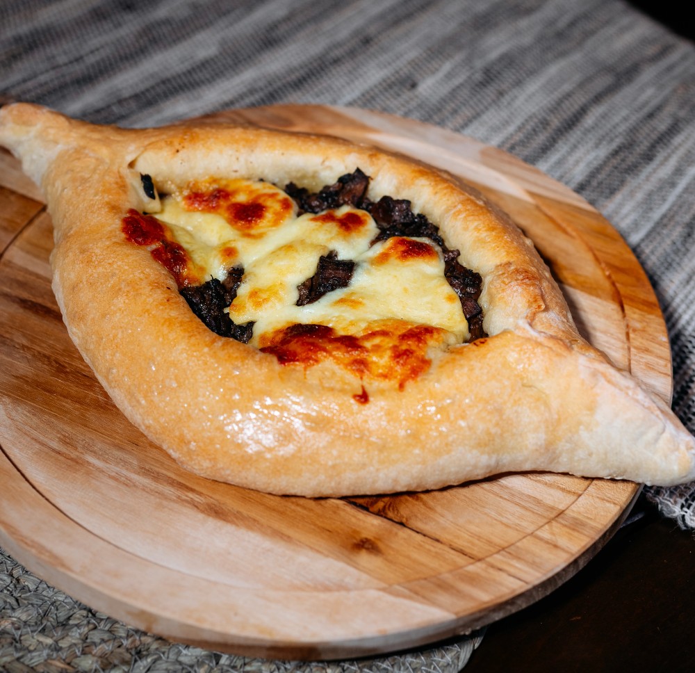 აჭარული სოკოთი და სულგუნით/Adjaruli with Mushrooms and Sulguni